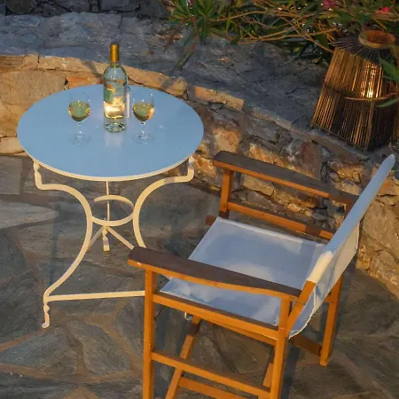 Flisvos Karavostasis (Folegandros)